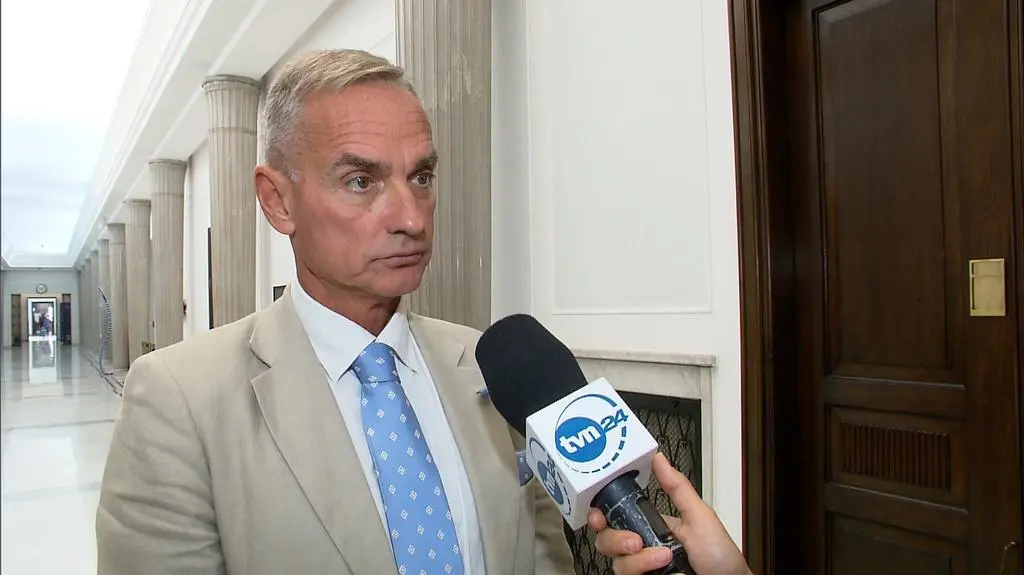 Jackowski o lotach premiera i prezydenta w statusie HEAD: były to loty związane z wykonywaniem obowiązków publicznych
