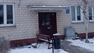 Na 89-latkę spadł fragment tynku. Kobieta z raną ciętą głowy trafiła do szpitala