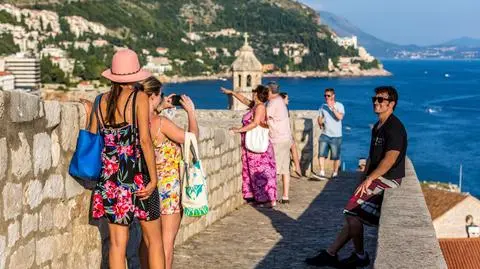 Chorwacja oznaczona kolorem pomarańczowym. Apel branży turystycznej