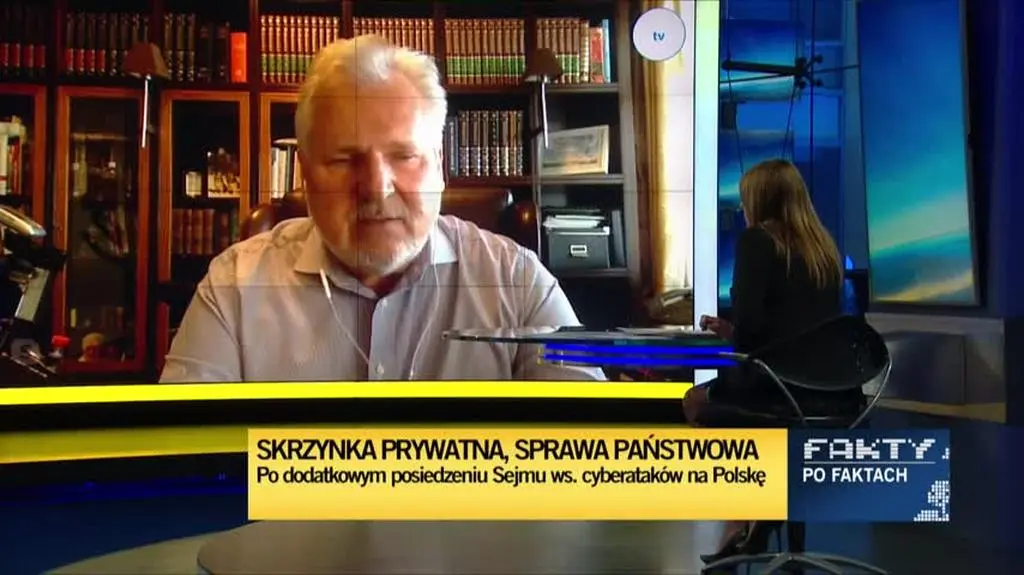 Kwaśniewski o aferze mailowej: myślę, że to dopiero wierzchołek góry lodowej