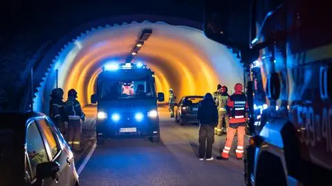 Potrącił śmiertelnie i uciekł. Trwają poszukiwania kierowcy