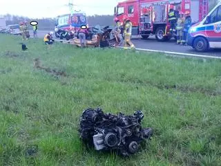 Zderzenie osobówki z ciężarówką na A4