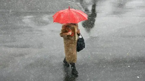 Pogoda na dziś: przewaga śniegu nad deszczem, zimno, miejscami silniejszy wiatr