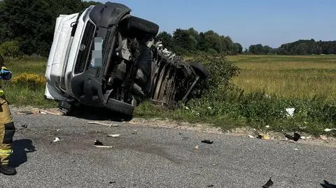 Zderzenie samochodu dostawczego z osobówką. Wśród rannych dzieci