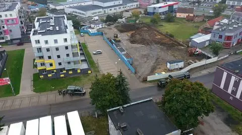 Pocisk moździerzowy na placu budowy. Ewakuacja mieszkańców w promieniu 400 metrów