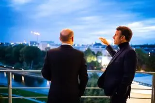 Olaf Scholz i Emmanuel Macron w Berlinie