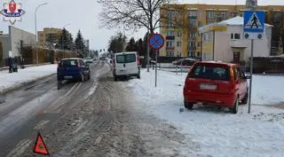 Chciała uniknąć zderzenia z innym autem, wjechała na chodnik i uderzyła w pieszą