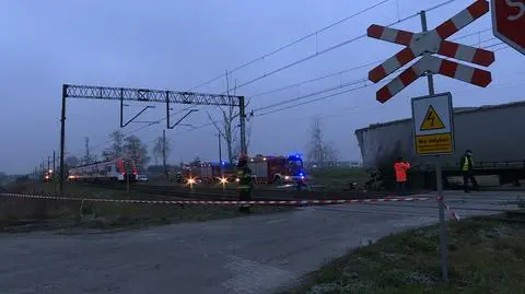 "Prawdopodobnie kierowca cofając i próbując zawrócić nie zauważył nadjeżdżającego pociągu" 