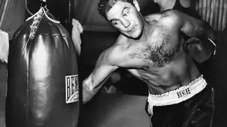 Wielki Rocky Marciano zmierzył się z Harrym Haftem w 1949 roku. Karierę zakończył bez porażki