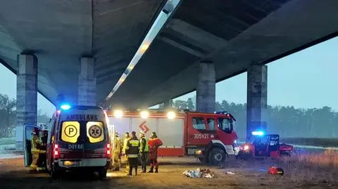Kobieta spadła z wysokości kilkunastu metrów