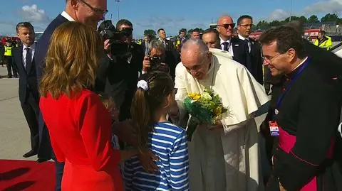 Papież Franciszek na lotnisku w Dublinie