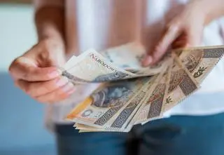Obiecywali "ponadprzeciętne zyski". 372 osoby straciły na piramidzie finansowej ponad 20 mln zł