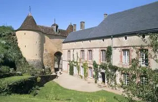 Francja. Zamek w Gargilesse-Dampierre 