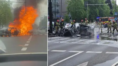 Chciał uniknąć kolizji, uderzył w słup. Elektryczne auto doszczętnie spłonęło