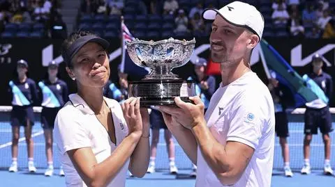 Wpadka organizatorów Australian Open. Puchar dopiero doleciał do Polski