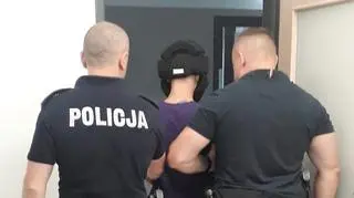 Kopali i bili mężczyznę po twarzy i całym ciele. Zostali aresztowani