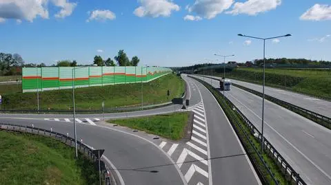 Jechał rowerem trasą S8 z Tomaszowa. Chciał dotrzeć do stolicy na randkę