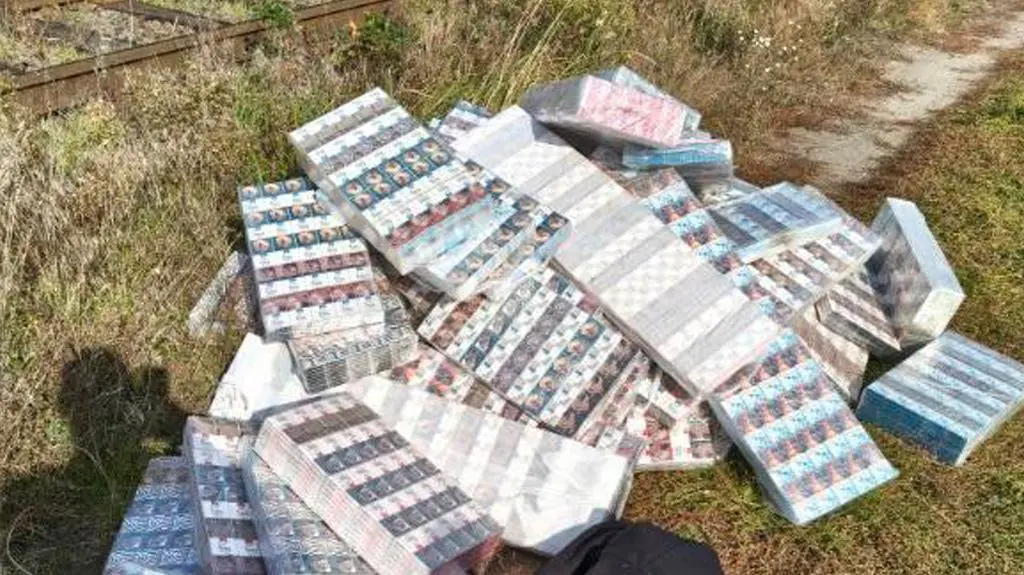 W pakunkach znajdowało się prawie 14 tysięcy paczek papierosów