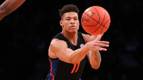 21-latek przymierzany do NBA w stanie krytycznym