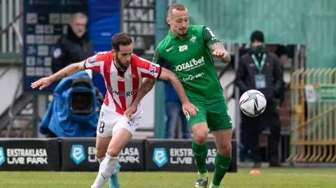 Tradycji stało się zadość. Warta ucieka przed spadkiem