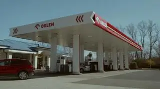 Elementy graficzne Łukoila na stacji