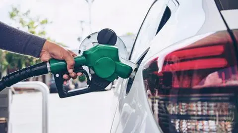 Zmiany na rynku paliw. Analitycy: wkrótce diesel będzie droższy od benzyny