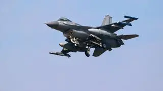 Holenderskie myśliwce F-16. Zdjęcie ilustracyjne