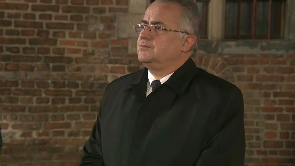 "To sytuacja, w której po uderzeniu występuje wstrząs"