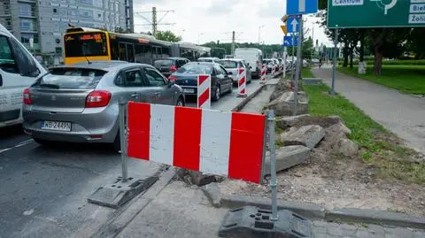 Najpierw chodniki i krawężniki, potem jezdnie. Ruszyły prace na Połczyńskiej i Słomińskiego