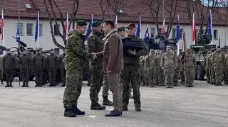 Minister wręczył pamiątkowe ryngrafy