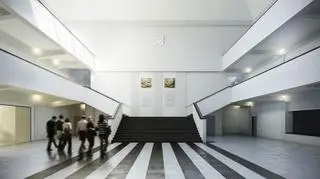 Gmach słada się z Dworca Morskiego oraz Magazynu Tranzytowego