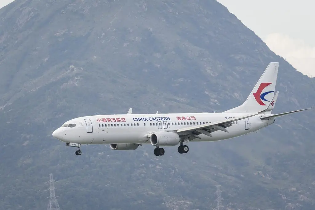 Boeing 737-89P linii China Eastern Airlines. Taki sam model uległ wypadkowi 