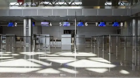"Totalne załamanie". Lotniska pokazały dane o obsłudze pasażerów