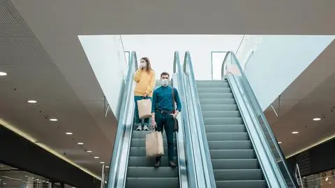 Klienci wracają do galerii handlowych