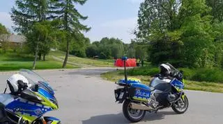 Motorower zderzył się z osobówką. Zginęło starsze małżeństwo 