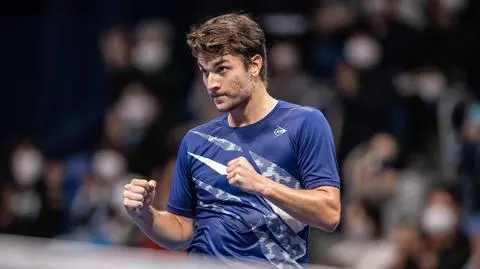 Był o krok od przegranej, zdołał zwyciężyć. Niesamowity popis serbskiego tenisisty