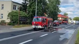 Toruń. Samochód osobowy uszkodził dystrybutor gazu na stacji paliw