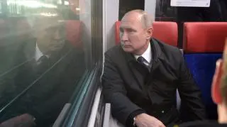 Władimir Putin podróżujący pociągiem. Zdjęcie z listopada 2019 roku 