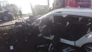 Czołowe zderzenie na dk 45 w okolicy miejscowości Zawada