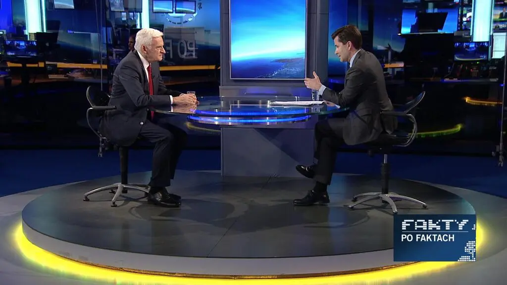 Buzek o rządzie: wysyła sygnały które są sprzeczne ze sobą