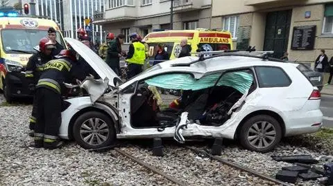 Zderzenie tramwaju z samochodem w centrum Łodzi