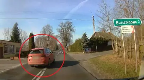 Niebezpieczny manewr na skrzyżowaniu