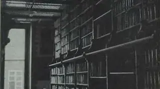 Przedwojenny magazyn książek