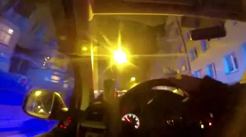 28-latek uciekał przed policją, jechał pod prąd i spowodował kolizję