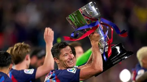Puchar w rękach Lewandowskiego. Barcelona czekała na to cztery lata
