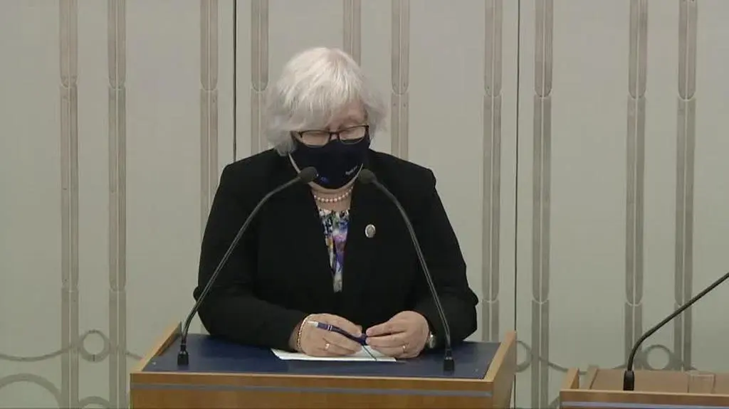 Orzechowska o Bodnarze: biegał w obronie nawiedzonych bab, siejących religię śmierci