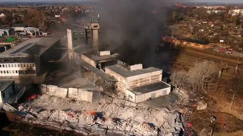 Hala spłonęła, ogień przeniósł się na inną. "Na miejscu działają wszystkie jednostki, jakie posiadamy"