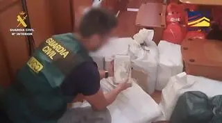 Policja Hiszpanii przechwyciła jacht z 700 kg kokainy