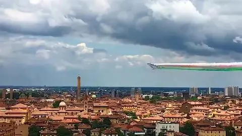 Frecce Tricolori nad Bolonią