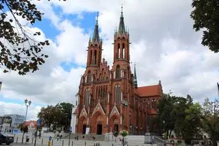 List został znaleziony podczas demontażu przechylonego krzyża na najniższej z wież